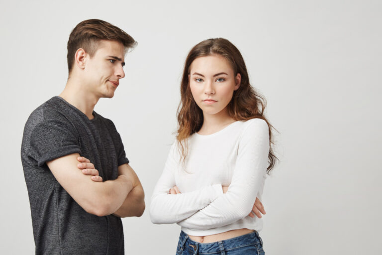 Red Flags in a Girl: 6 Signs You Shouldn’t Ignore